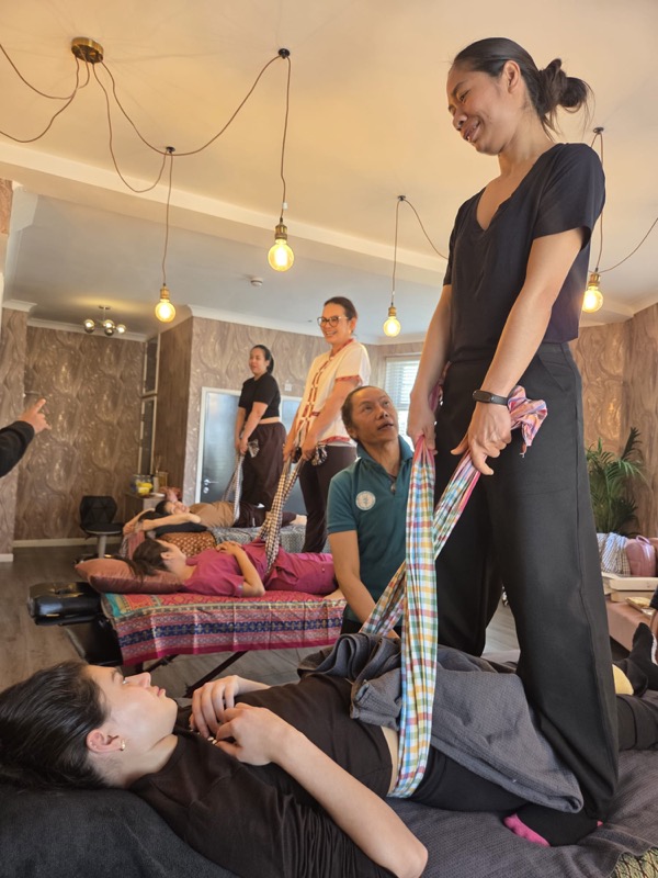 Standing Thai massage training